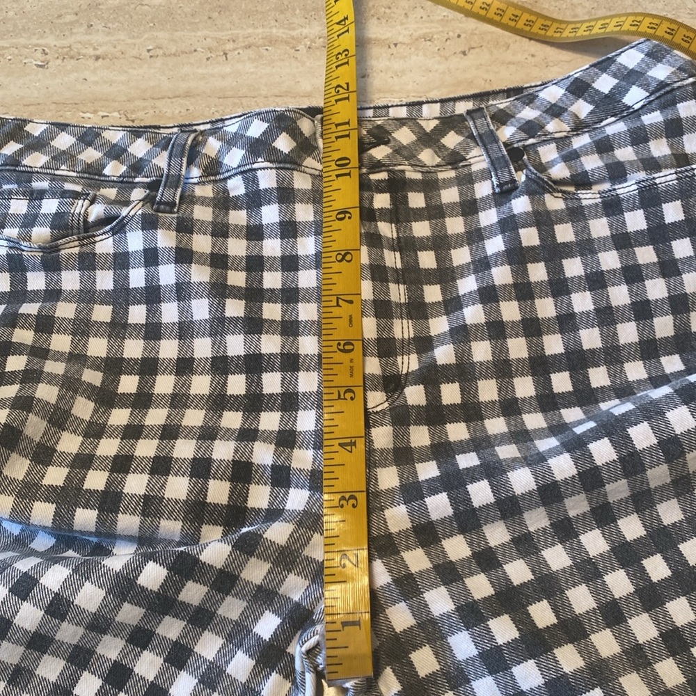 NWOT Paige Gray/White Hoxton Straight Ankle, measurements in photos below. - Picture 6 of 10